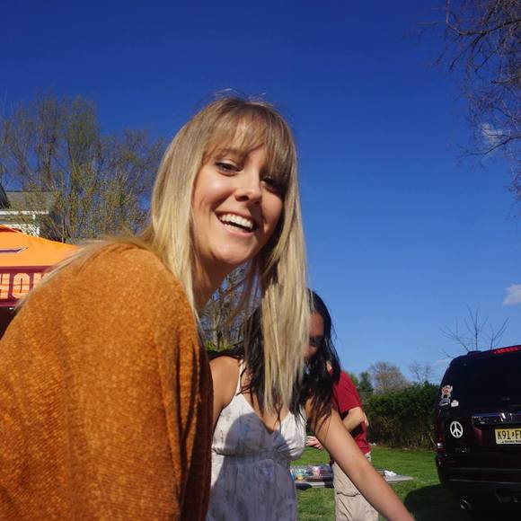 Meet your Posher, Kenzie - Picture 1 of 1